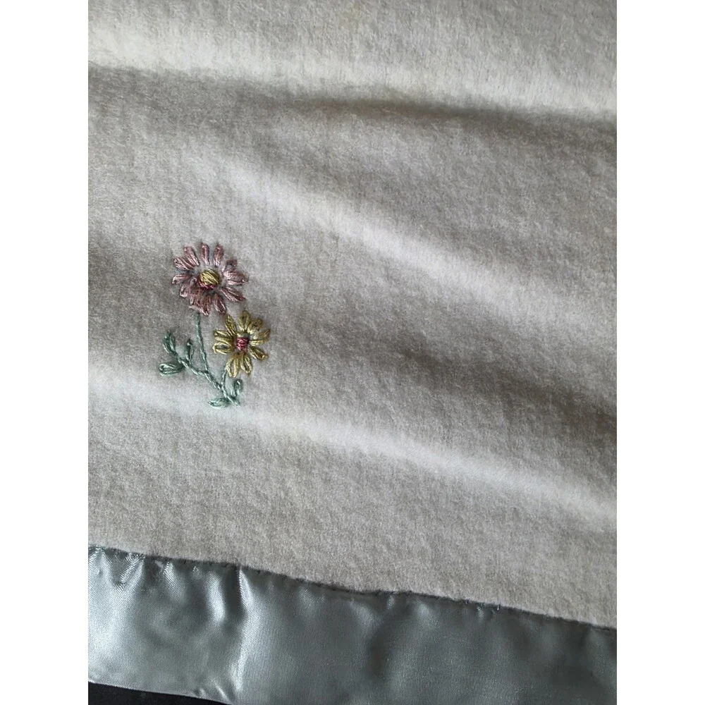 Vtg Hand Made Baby Blanket Bunny Rabbit Flower Satin Trim Applique Pink Blue